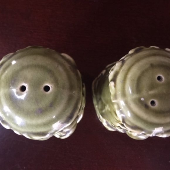 Vintage 70's Japan Ceramic S&P shakers Olive Green - Picture 3 of 4